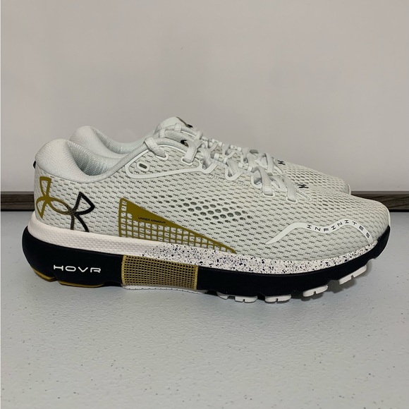 Under Armour University of Notre Dame Infinite 5 Running Shoes-Size 9.5 New - Picture 1 of 12